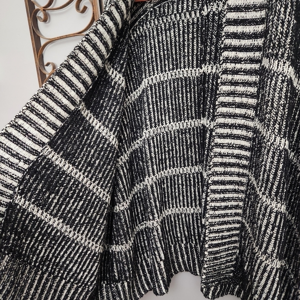 Alice + Olivia black and cream open cardigan size L/XL heavier weight - Picture 3 of 10